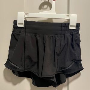 Lululemon Hotty Hot shorts in black size 2